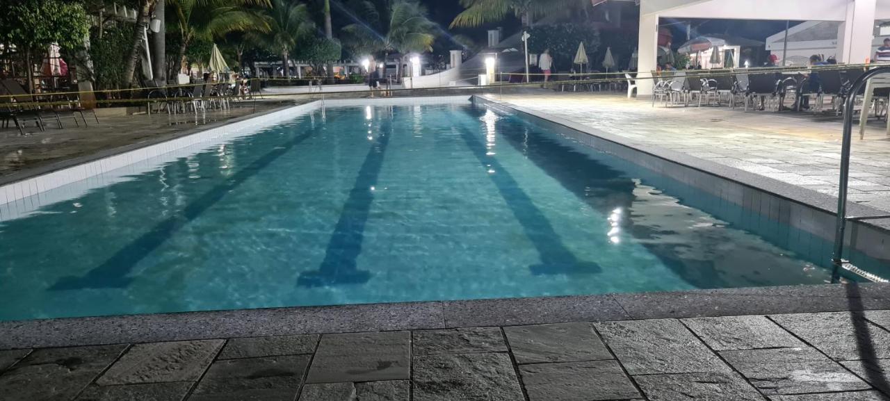Thermas Lacqua Diroma Com Piscina De Ondas Gratis 24Horas Caldas Novas Exterior photo